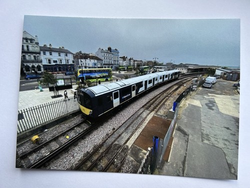 Postcard island line class - island,